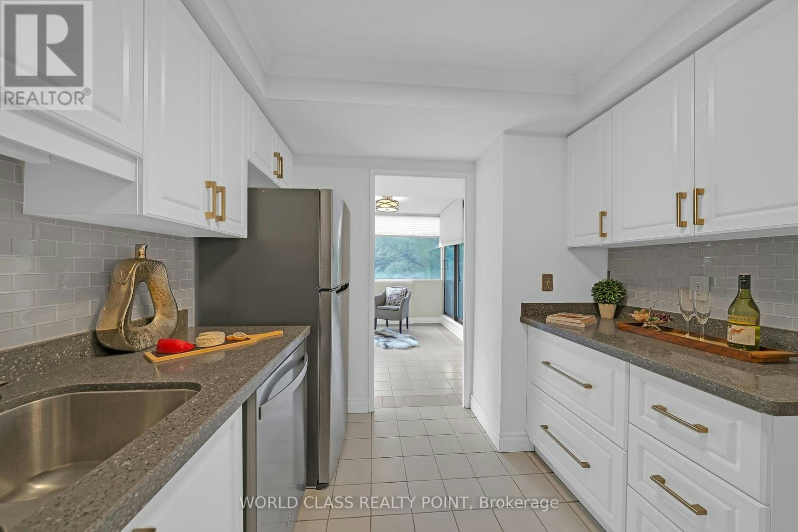 201-40 Harding Boulevard W, Richmond Hill, ON, L4C 9S5 - 13