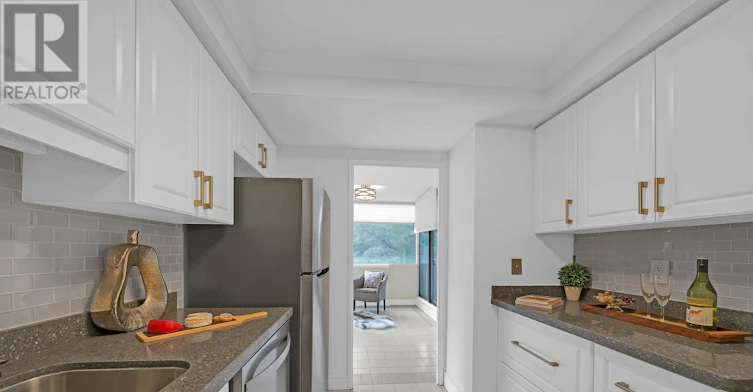 201-40 Harding Boulevard W, Richmond Hill, ON, L4C 9S5 - 13