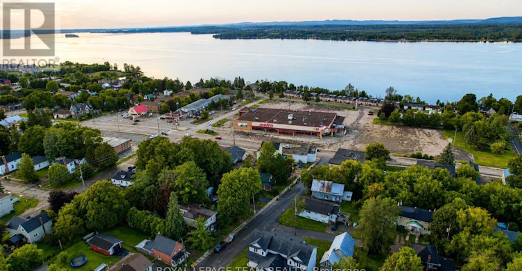 218 Fraser Street, Pembroke, ON, K8A 1X5 - 4