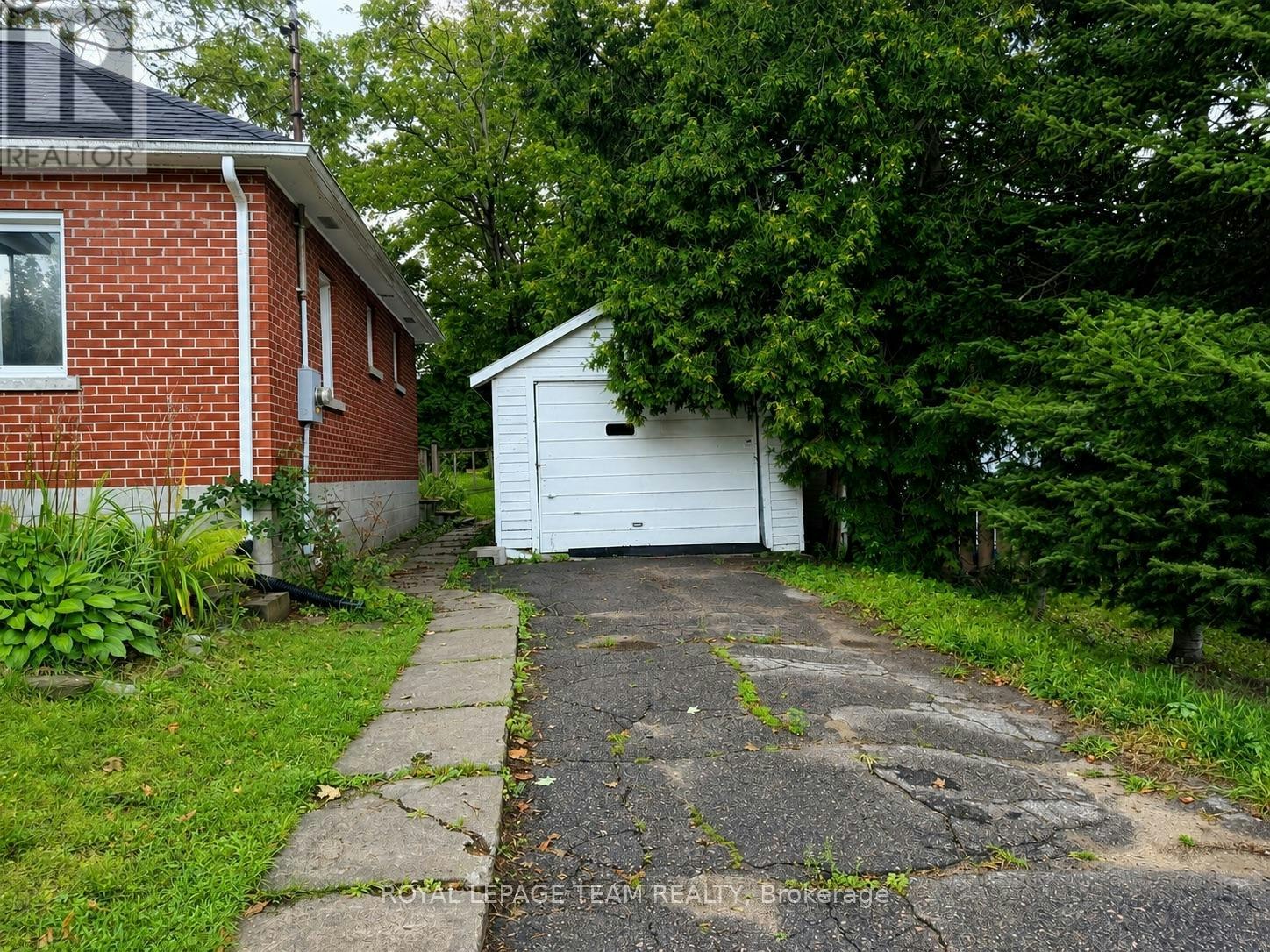 218 Fraser Street, Pembroke, ON, K8A 1X5 - 2