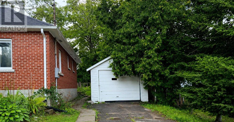 218 Fraser Street, Pembroke, ON, K8A 1X5 - 2