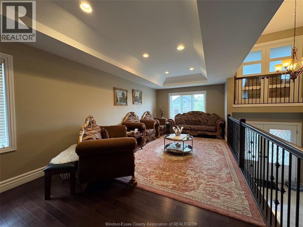4033 Cosenza Street, Windsor, ON, N9G 0B2 - 3