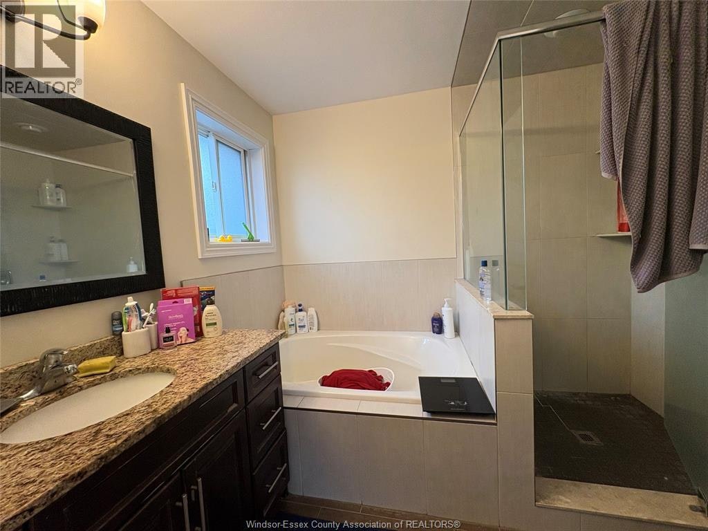 4033 Cosenza Street, Windsor, ON, N9G 0B2 - 14