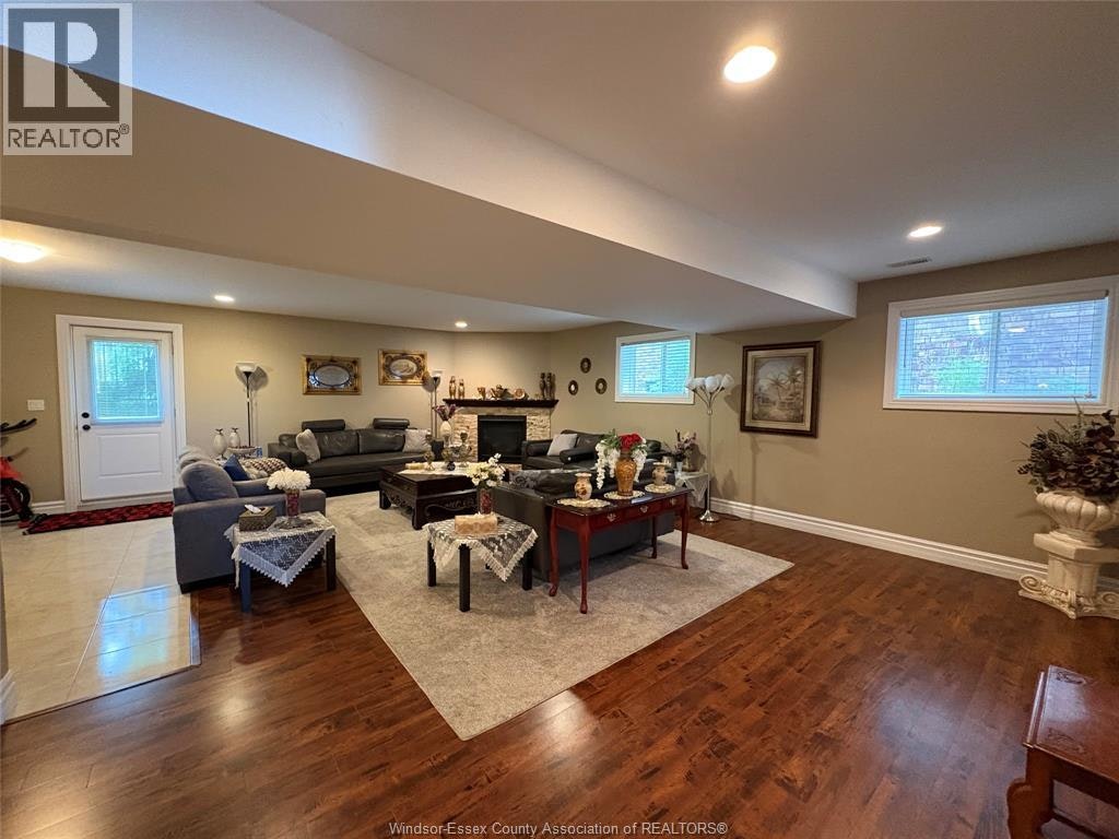 4033 Cosenza Street, Windsor, ON, N9G 0B2 - 18