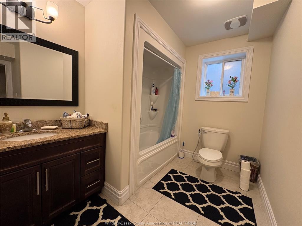 4033 Cosenza Street, Windsor, ON, N9G 0B2 - 24