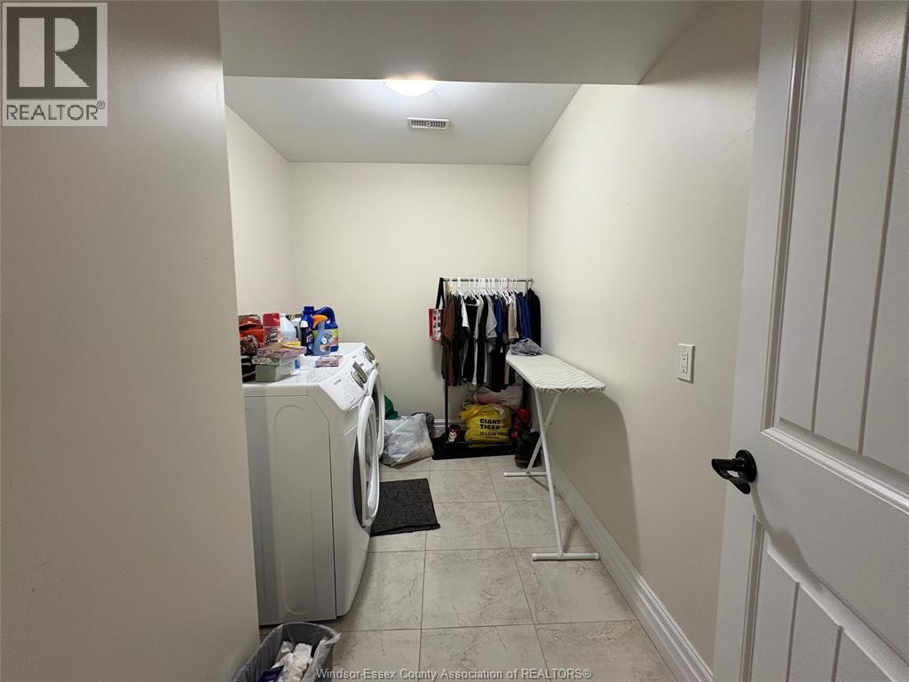 4033 Cosenza Street, Windsor, ON, N9G 0B2 - 25