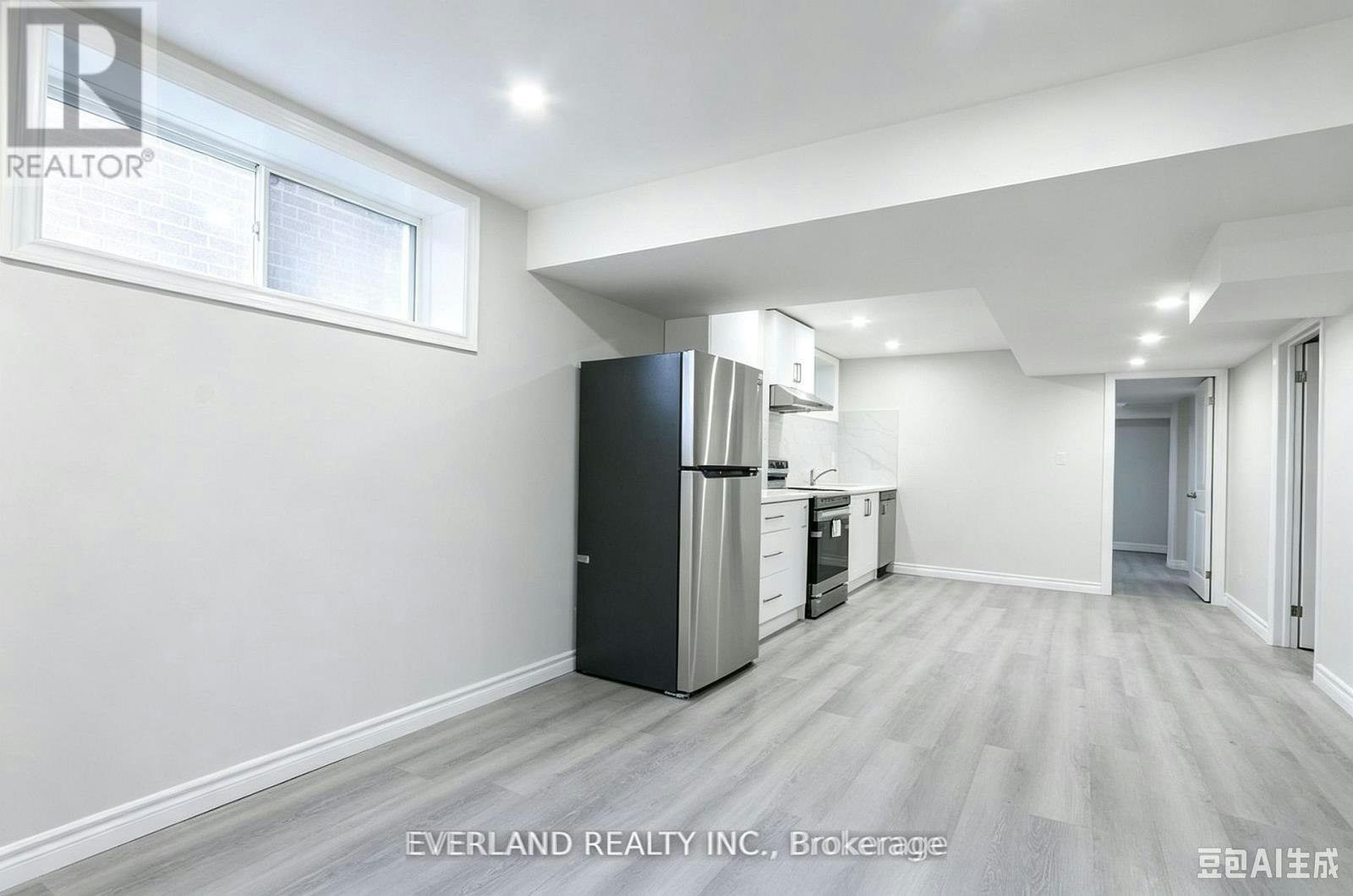 21 Kenneth Ross Bend, East Gwillimbury, ON, L9N 0T7 - 4