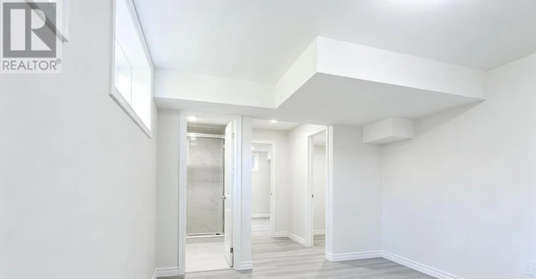 21 Kenneth Ross Bend, East Gwillimbury, ON, L9N 0T7 - 12