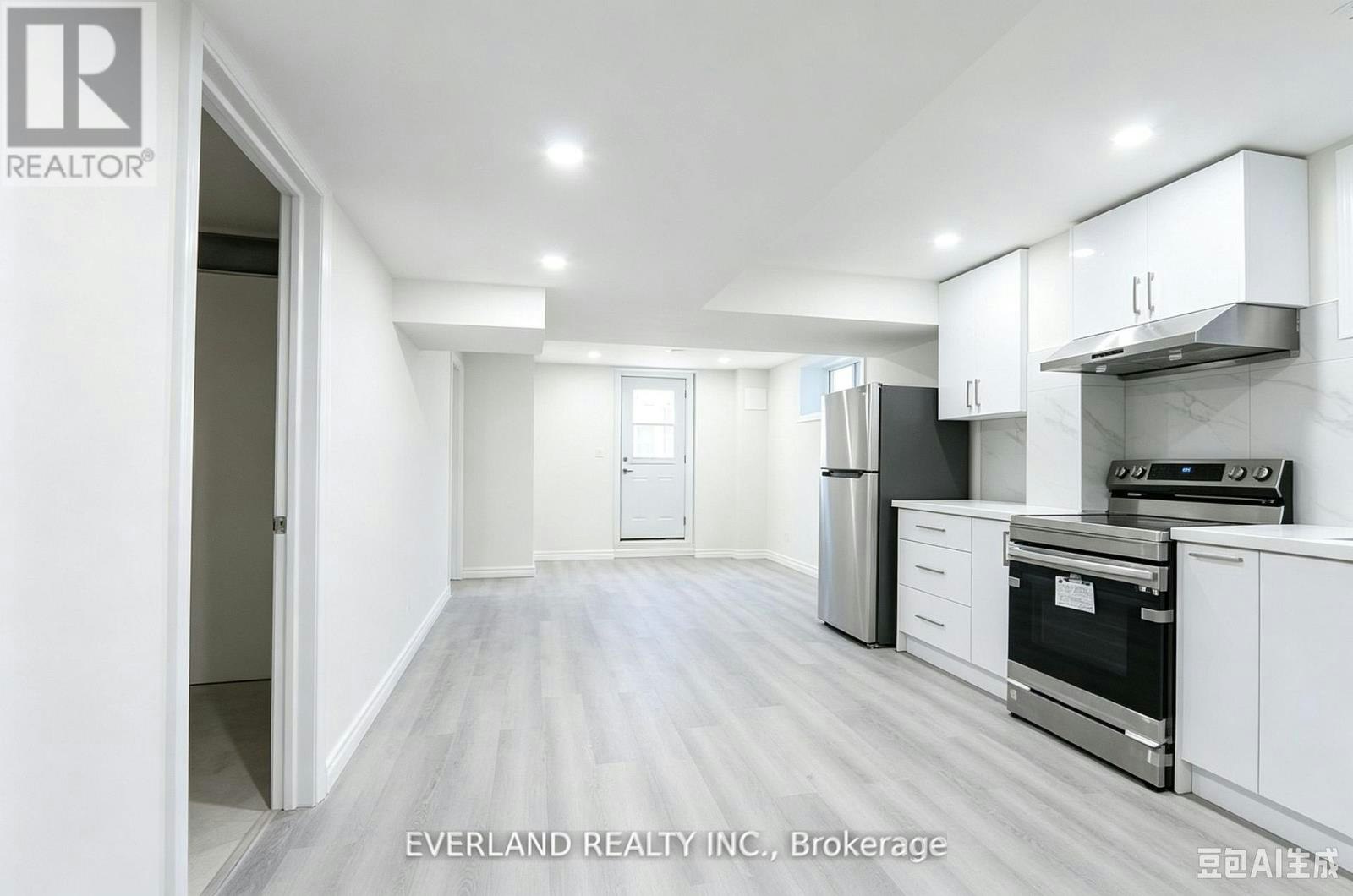 21 Kenneth Ross Bend, East Gwillimbury, ON, L9N 0T7 - 3