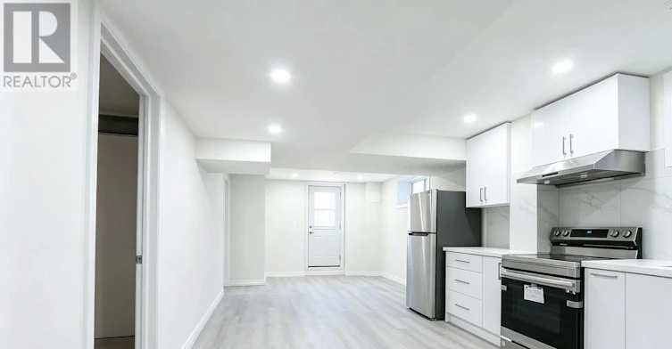 21 Kenneth Ross Bend, East Gwillimbury, ON, L9N 0T7 - 3