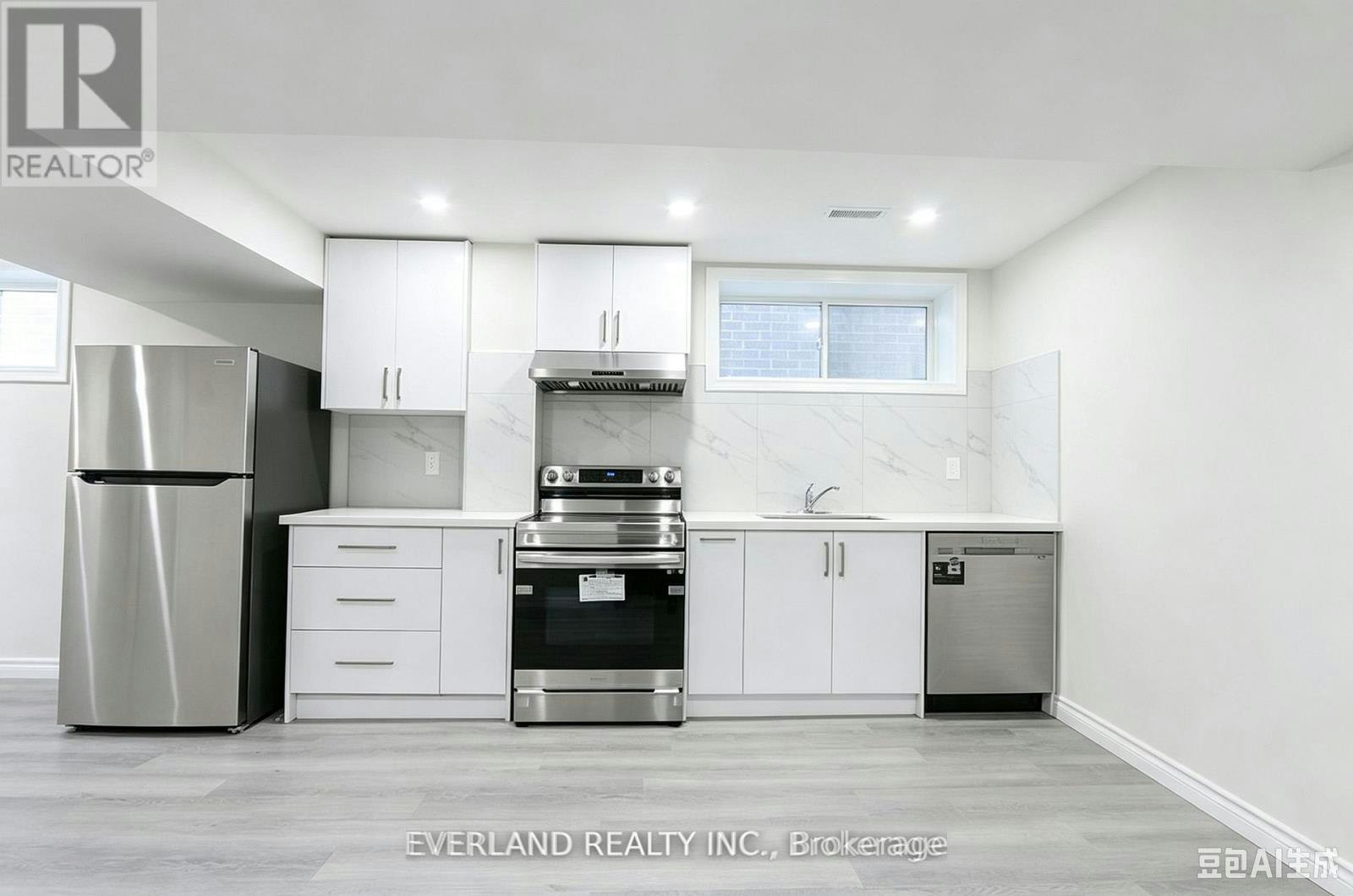 21 Kenneth Ross Bend, East Gwillimbury, ON, L9N 0T7 - 5