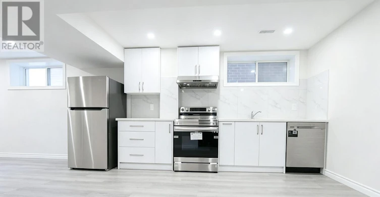 21 Kenneth Ross Bend, East Gwillimbury, ON, L9N 0T7 - 17