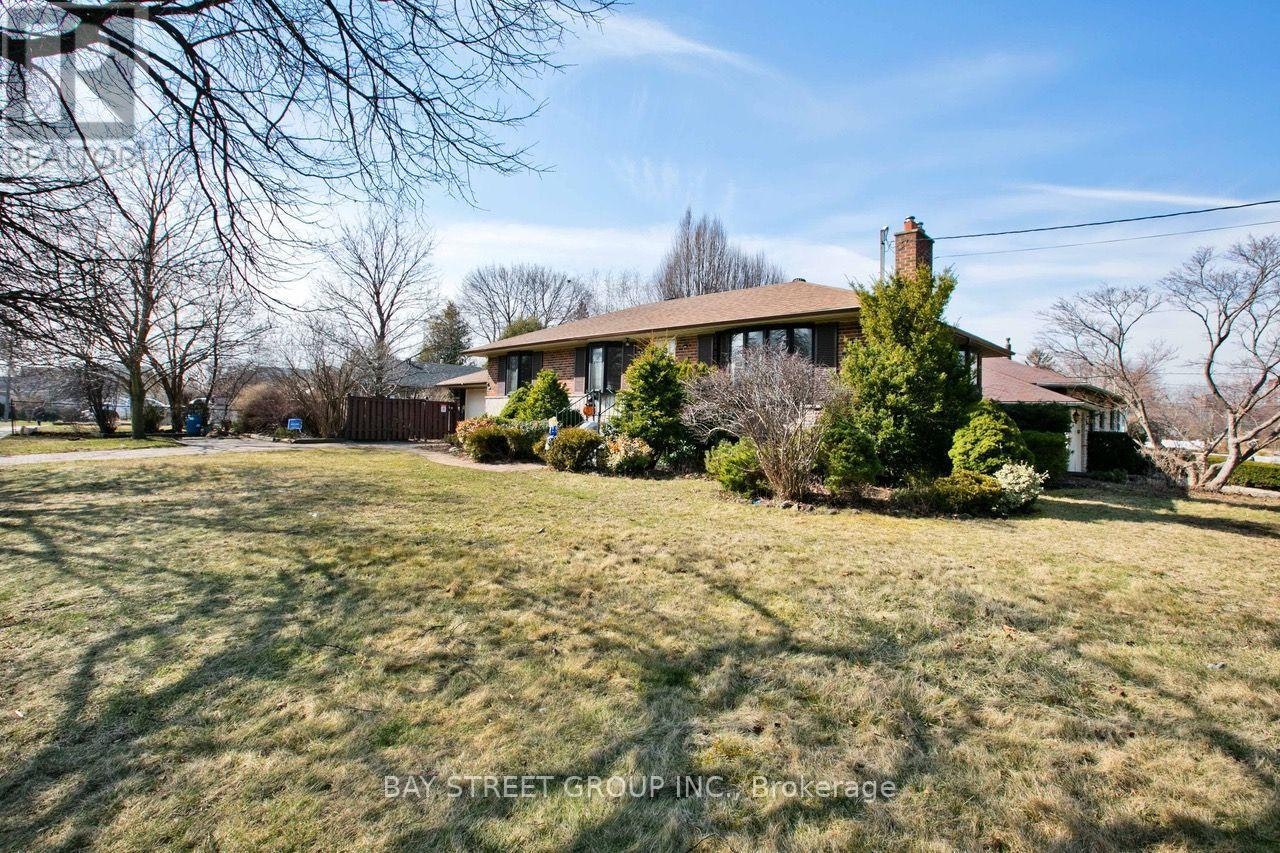 67 Elvaston Drive, Toronto, ON, M4A 1N5 - 4