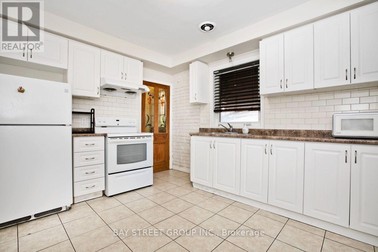 67 Elvaston Drive, Toronto, ON, M4A 1N5 - 12