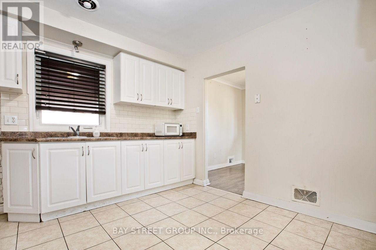 67 Elvaston Drive, Toronto, ON, M4A 1N5 - 13