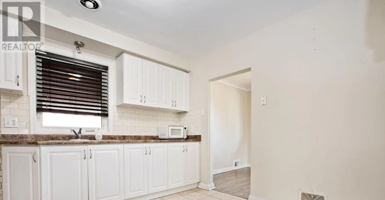 67 Elvaston Drive, Toronto, ON, M4A 1N5 - 13