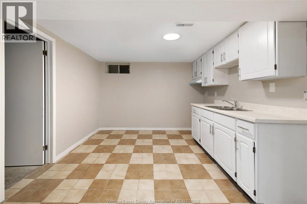 LOWER-10820 Mulberry Drive, Windsor, ON, N8R 1H8 - 20