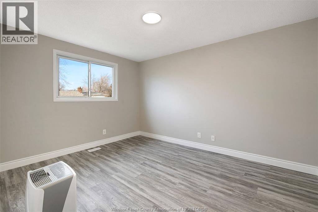 LOWER-10820 Mulberry Drive, Windsor, ON, N8R 1H8 - 13
