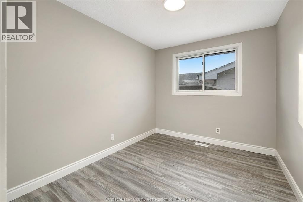 LOWER-10820 Mulberry Drive, Windsor, ON, N8R 1H8 - 11