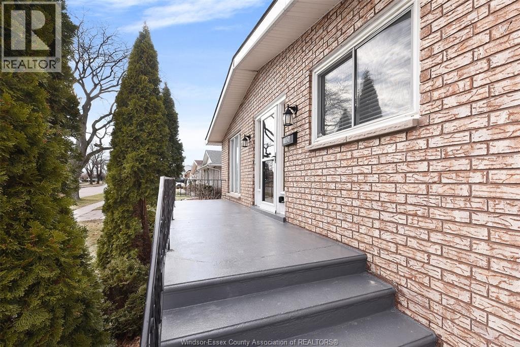 LOWER-10820 Mulberry Drive, Windsor, ON, N8R 1H8 - 2