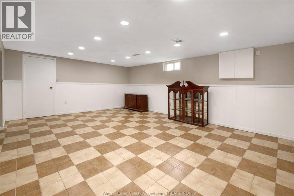 LOWER-10820 Mulberry Drive, Windsor, ON, N8R 1H8 - 22