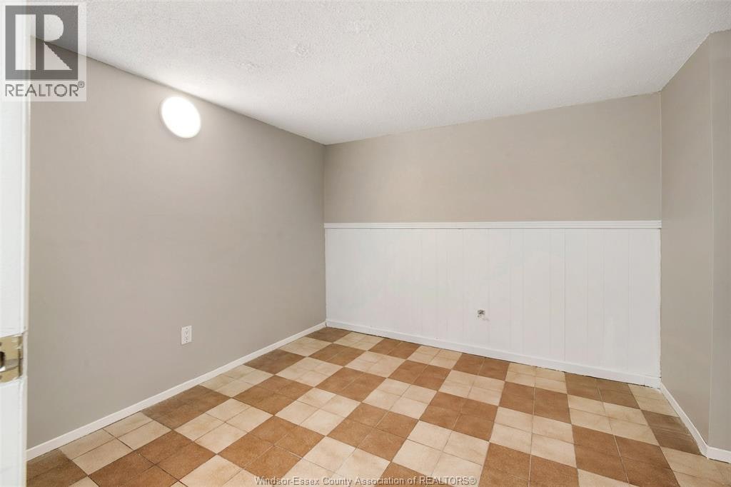 LOWER-10820 Mulberry Drive, Windsor, ON, N8R 1H8 - 24