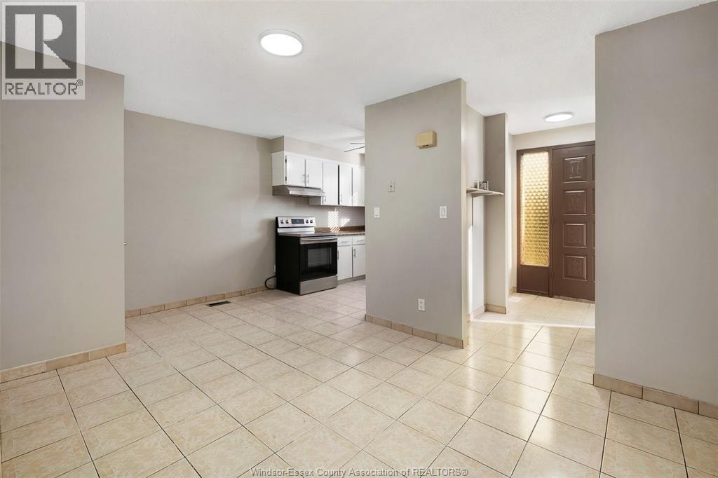 LOWER-10820 Mulberry Drive, Windsor, ON, N8R 1H8 - 6