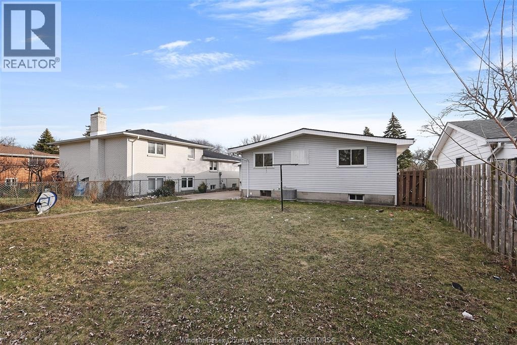 LOWER-10820 Mulberry Drive, Windsor, ON, N8R 1H8 - 31