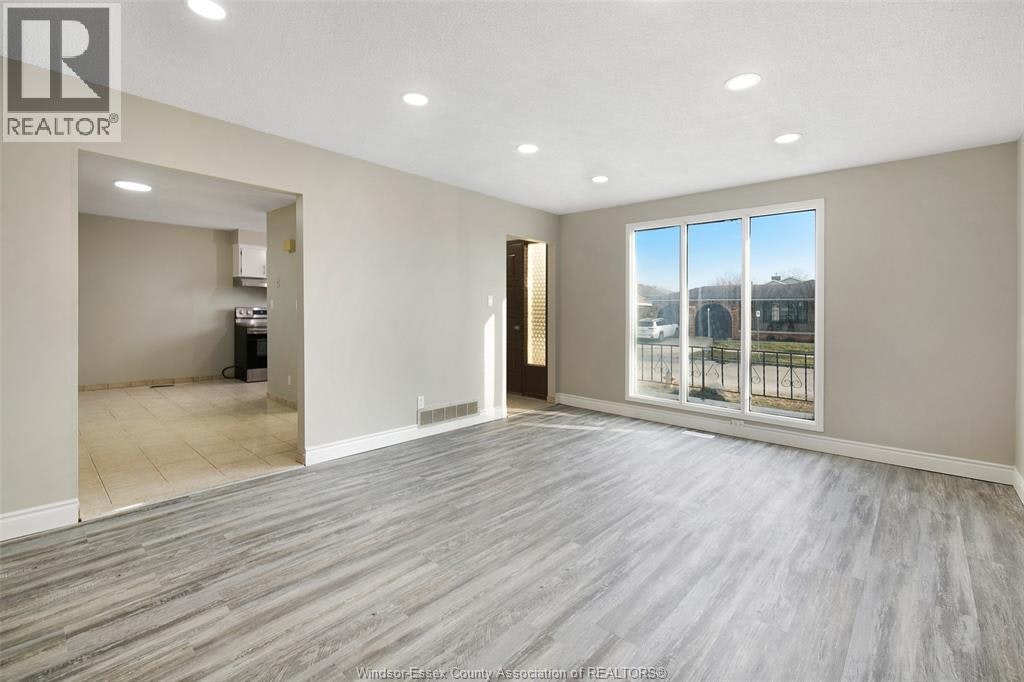 LOWER-10820 Mulberry Drive, Windsor, ON, N8R 1H8 - 17