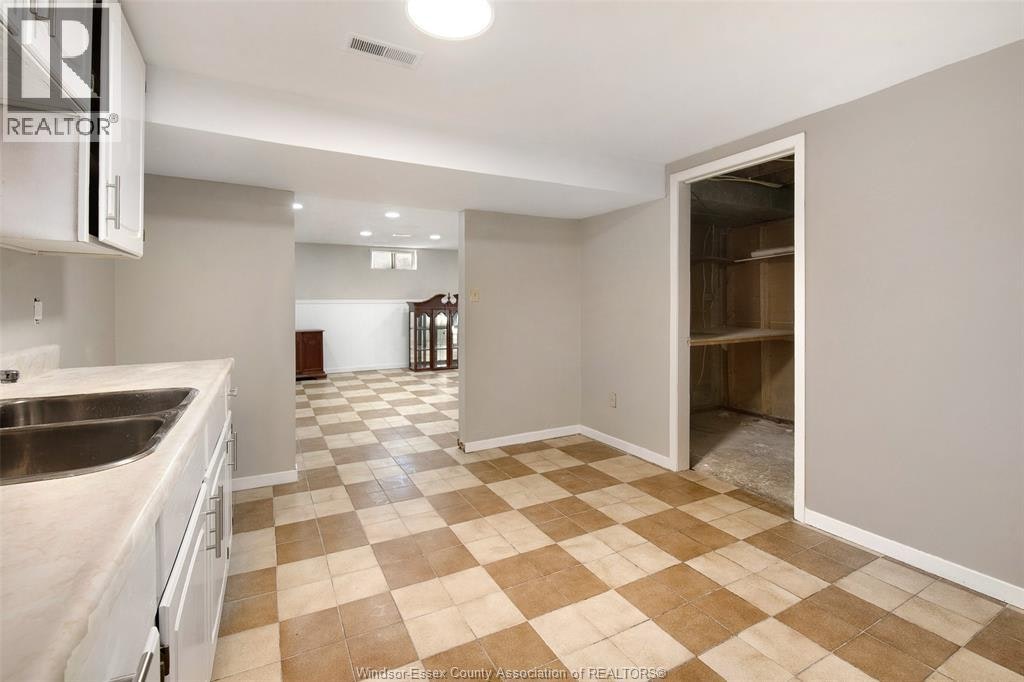LOWER-10820 Mulberry Drive, Windsor, ON, N8R 1H8 - 23