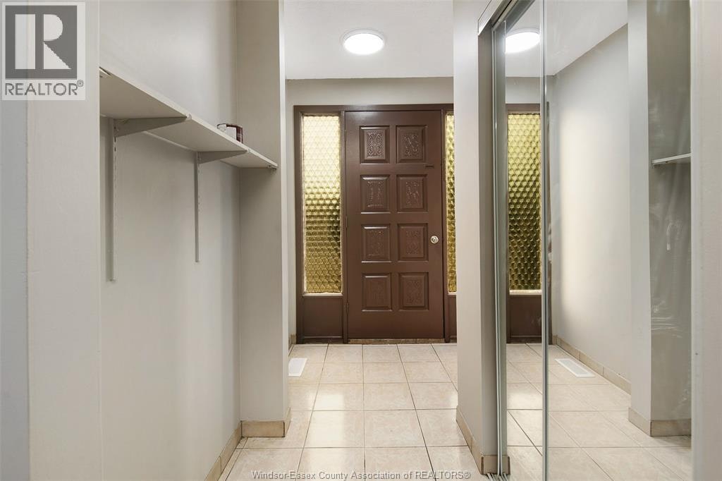 LOWER-10820 Mulberry Drive, Windsor, ON, N8R 1H8 - 10