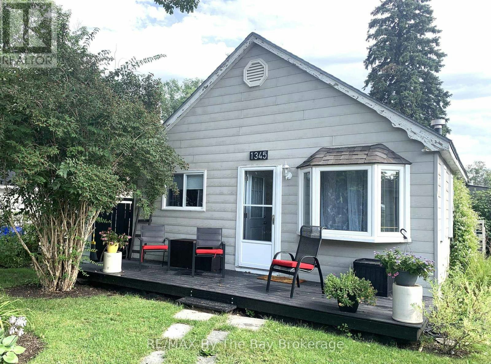 1345 Mosley Street, Wasaga Beach, ON, L9Z 2C7 - 2