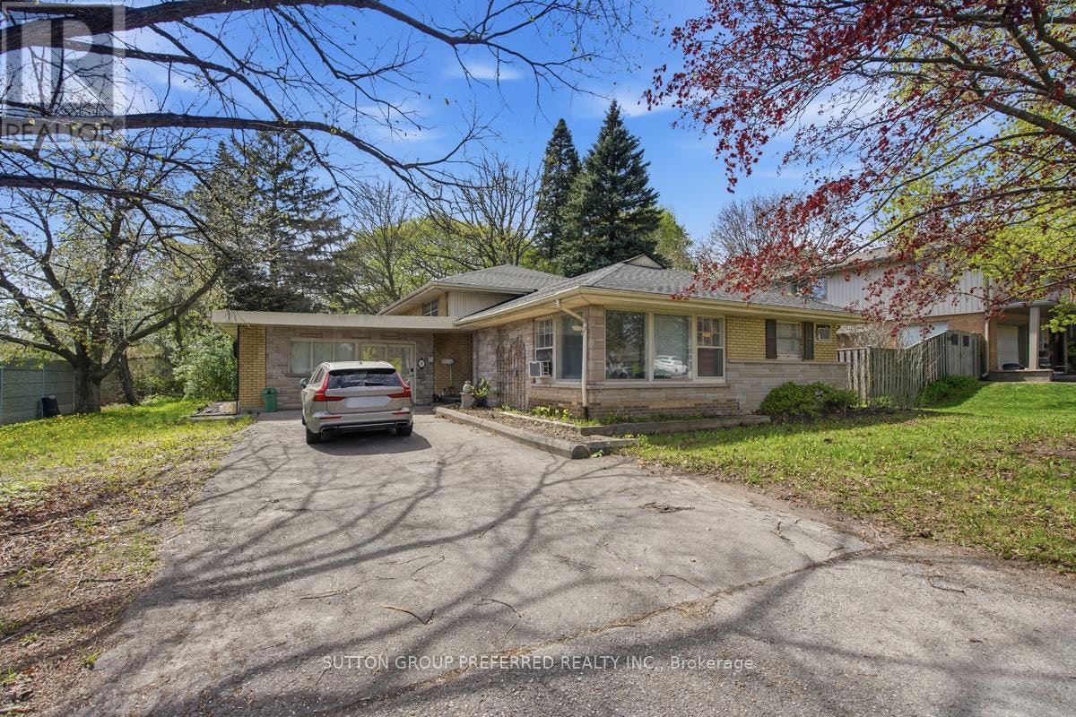 2 Ruskin Court, London, ON, N6G 1S8