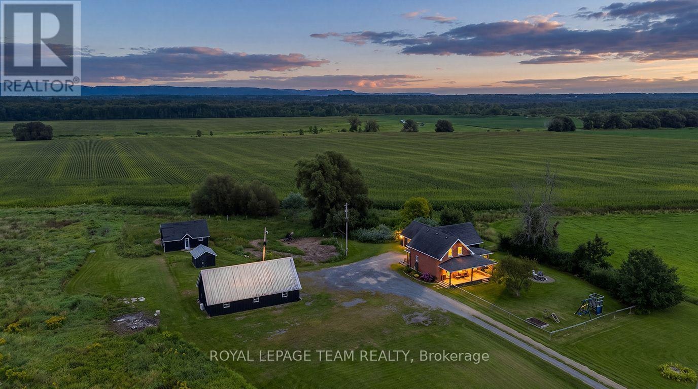 3570 Dunrobin Road, Ottawa, ON, K0A 3M0