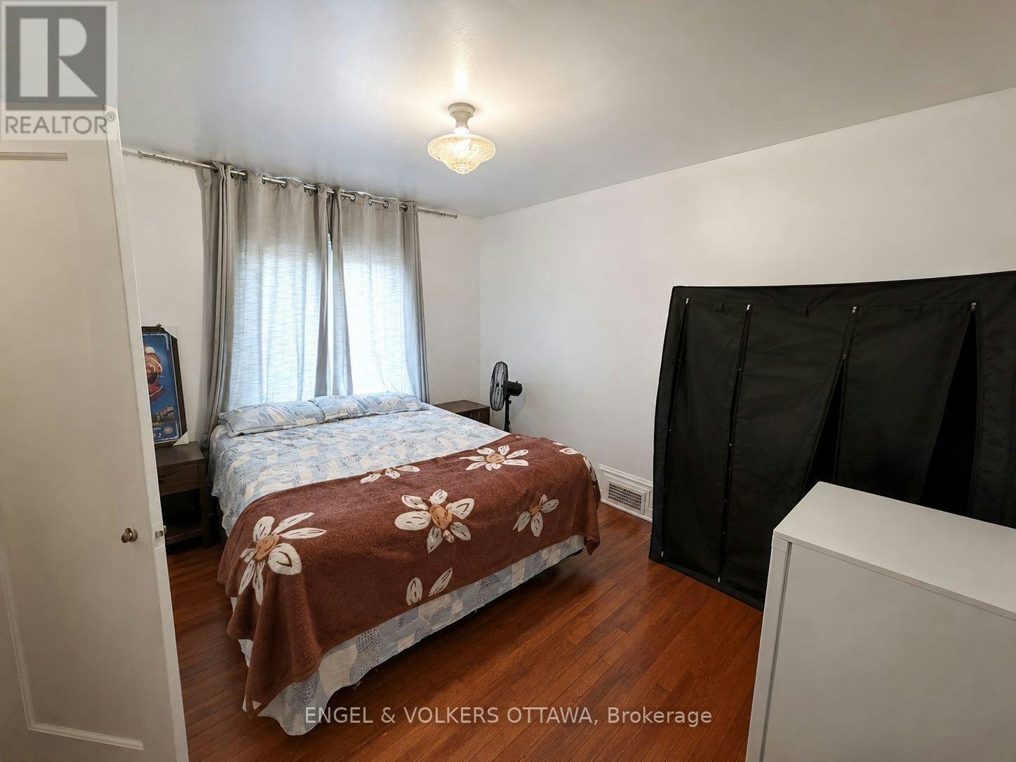 1216 Ridgemont Avenue, Ottawa, ON, K1V 6E7 - 15
