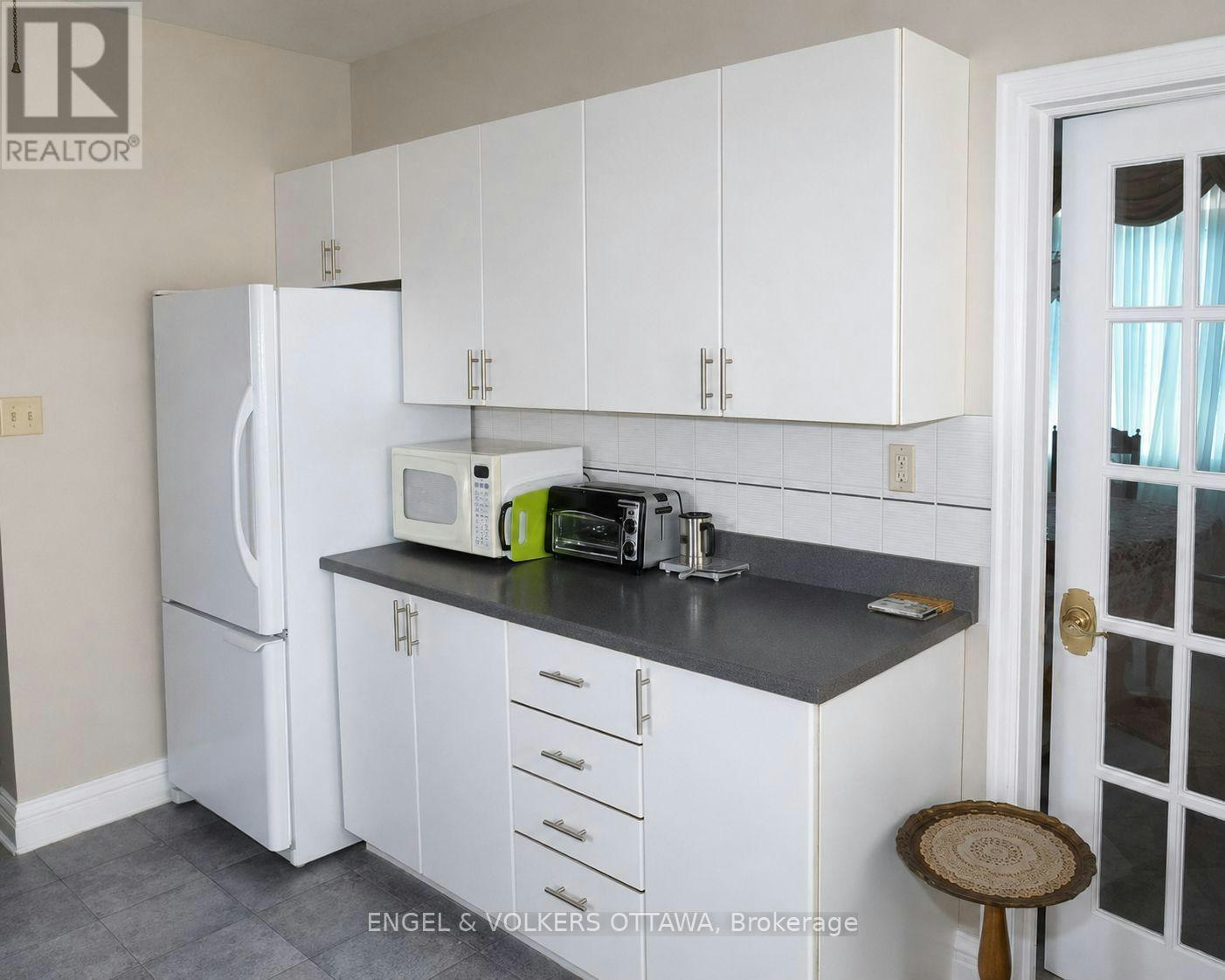 1216 Ridgemont Avenue, Ottawa, ON, K1V 6E7 - 9