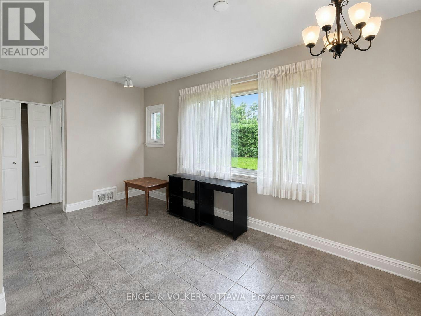 1216 Ridgemont Avenue, Ottawa, ON, K1V 6E7 - 11