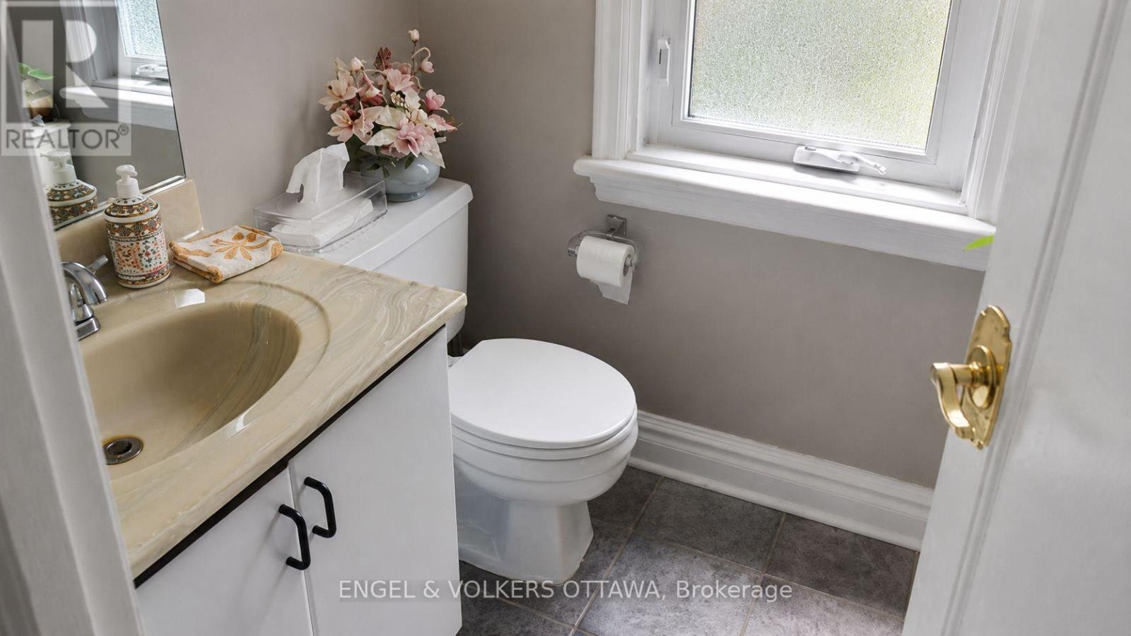 1216 Ridgemont Avenue, Ottawa, ON, K1V 6E7 - 12