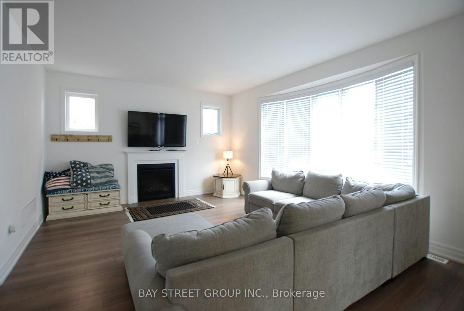45 Frank Kelly Drive, East Gwillimbury, ON, L9N 0V2 - 9