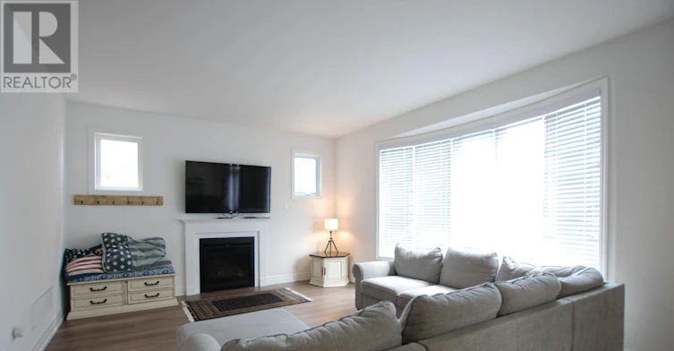 45 Frank Kelly Drive, East Gwillimbury, ON, L9N 0V2 - 9
