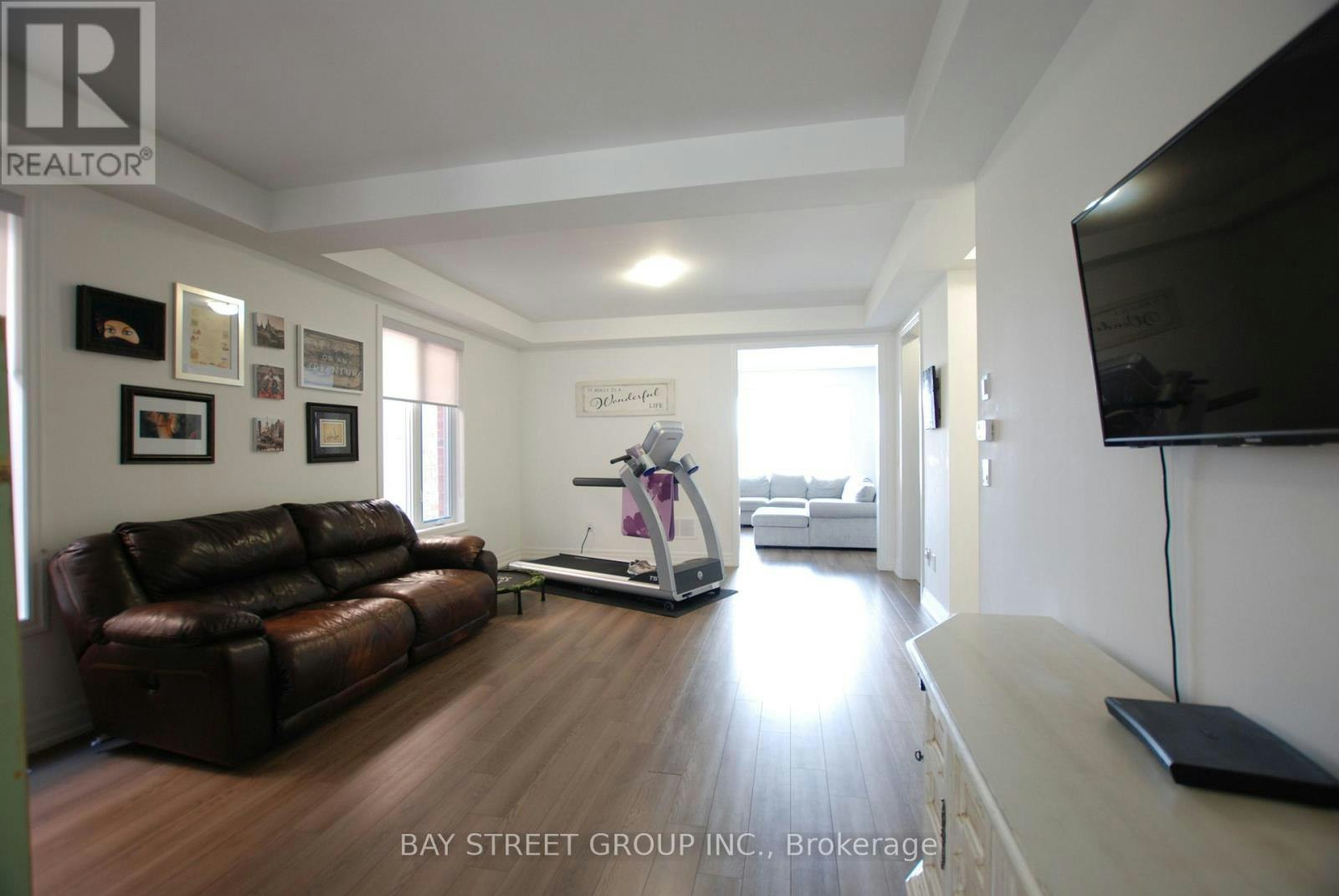 45 Frank Kelly Drive, East Gwillimbury, ON, L9N 0V2 - 5