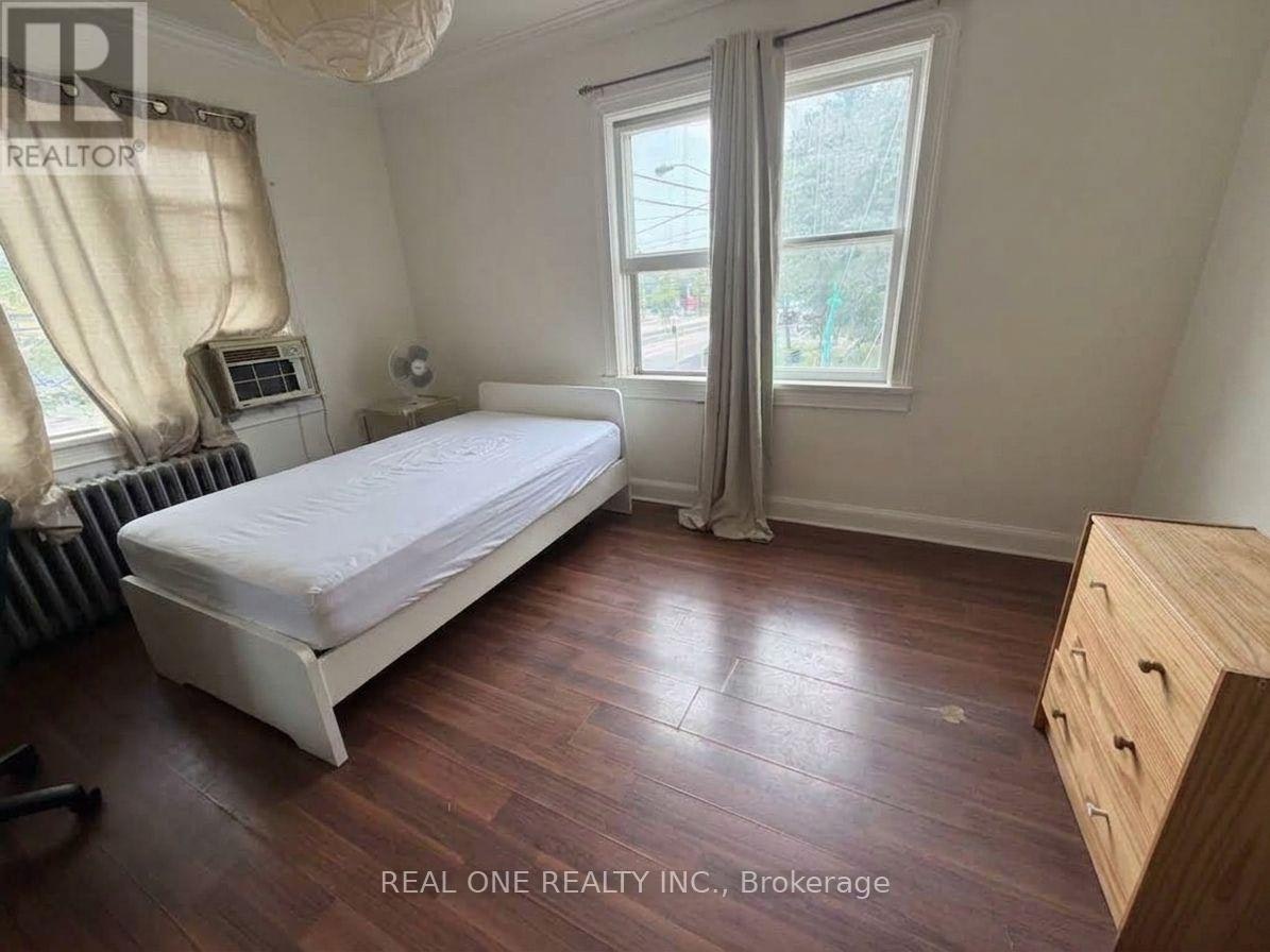 ROOM2-3287 Lake Shore Boulevard W, Toronto, ON, M8W 1M8 - 2