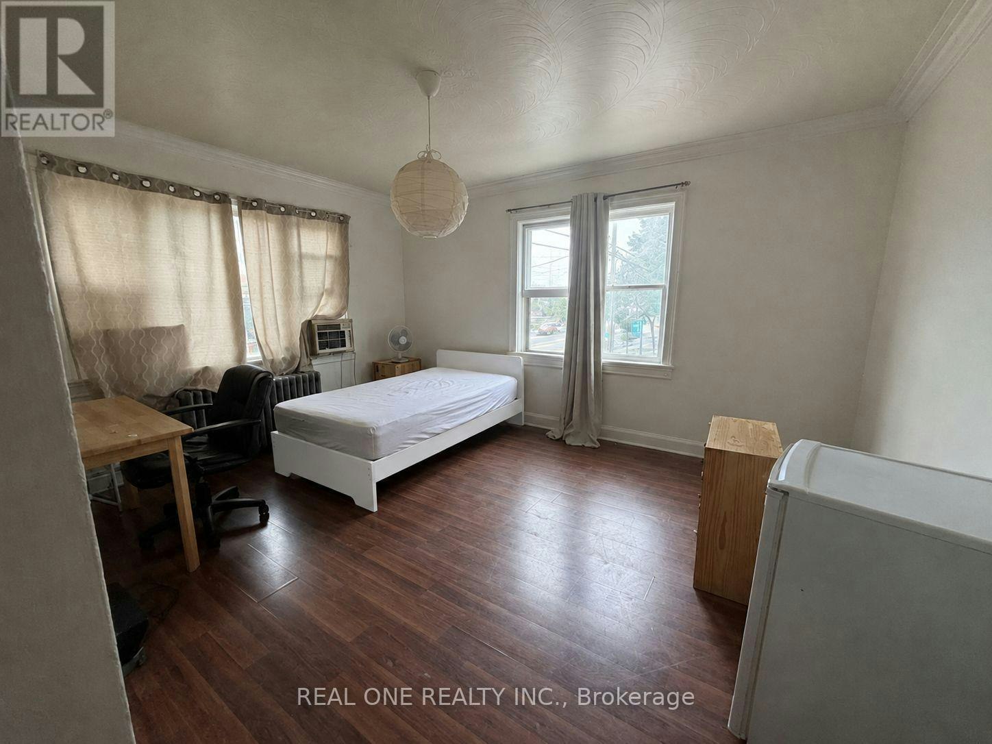 ROOM2-3287 Lake Shore Boulevard W, Toronto, ON, M8W 1M8