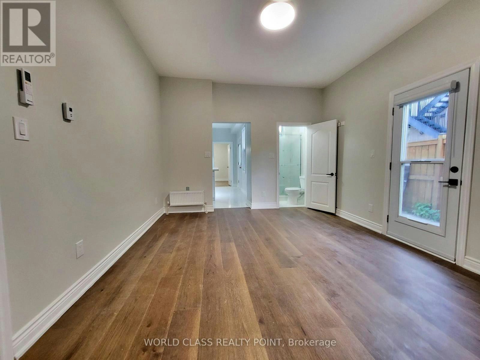 MAIN-49 Vine Avenue, Toronto, ON, M6P 1V6 - 6