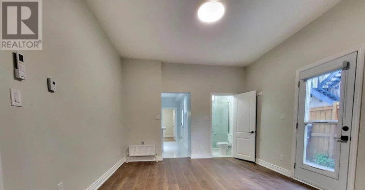 MAIN-49 Vine Avenue, Toronto, ON, M6P 1V6 - 6
