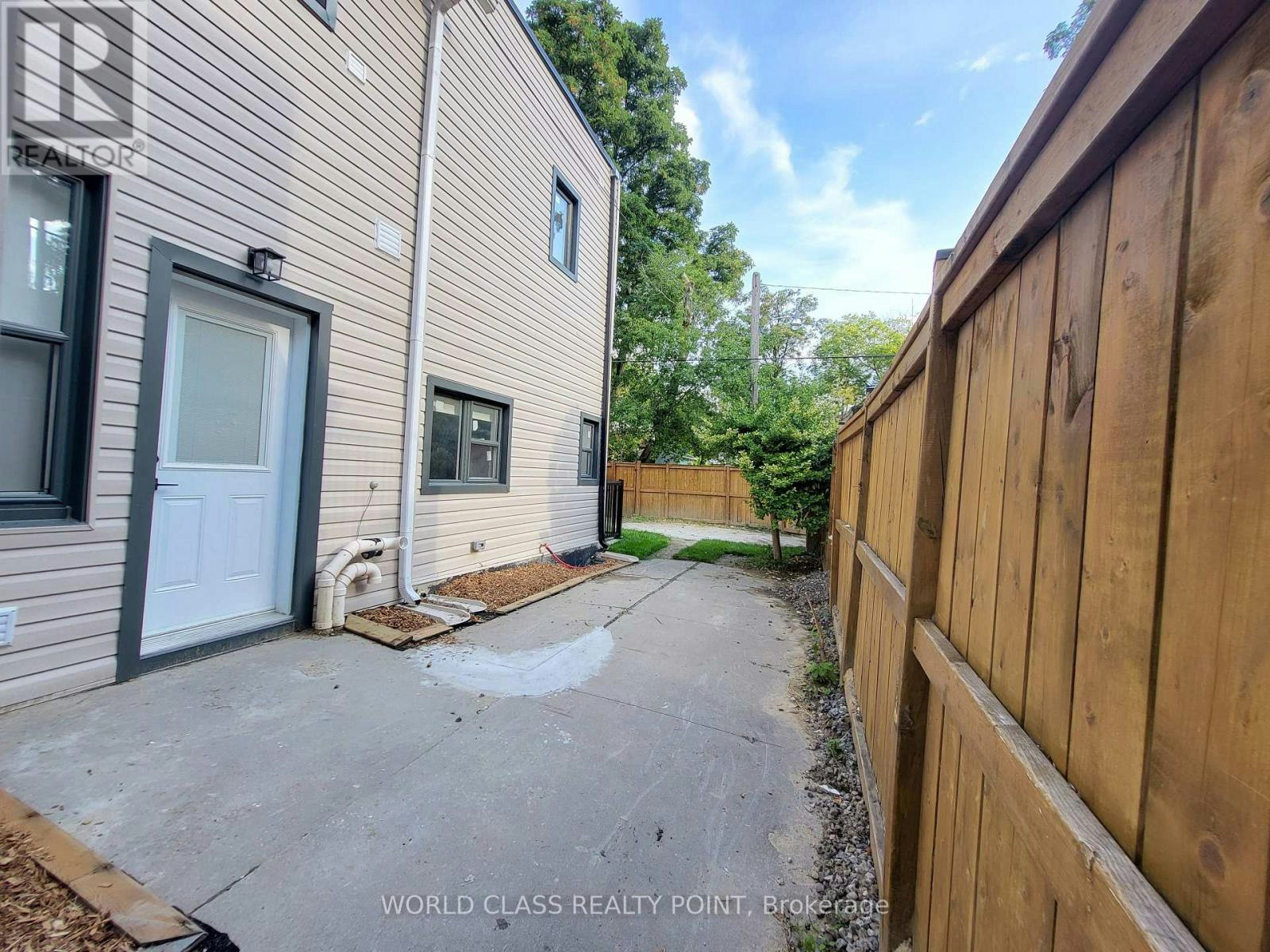MAIN-49 Vine Avenue, Toronto, ON, M6P 1V6 - 20