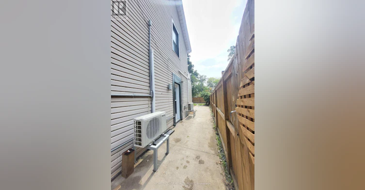 MAIN-49 Vine Avenue, Toronto, ON, M6P 1V6 - 3