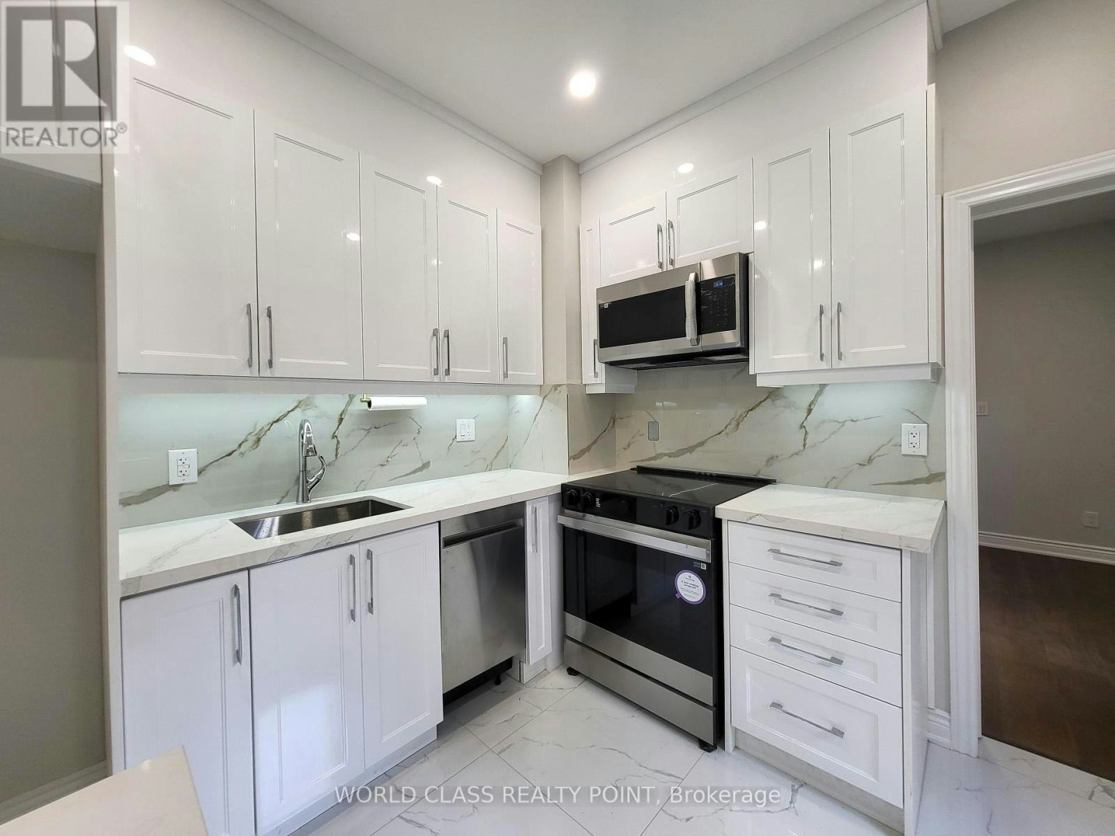 MAIN-49 Vine Avenue, Toronto, ON, M6P 1V6 - 9