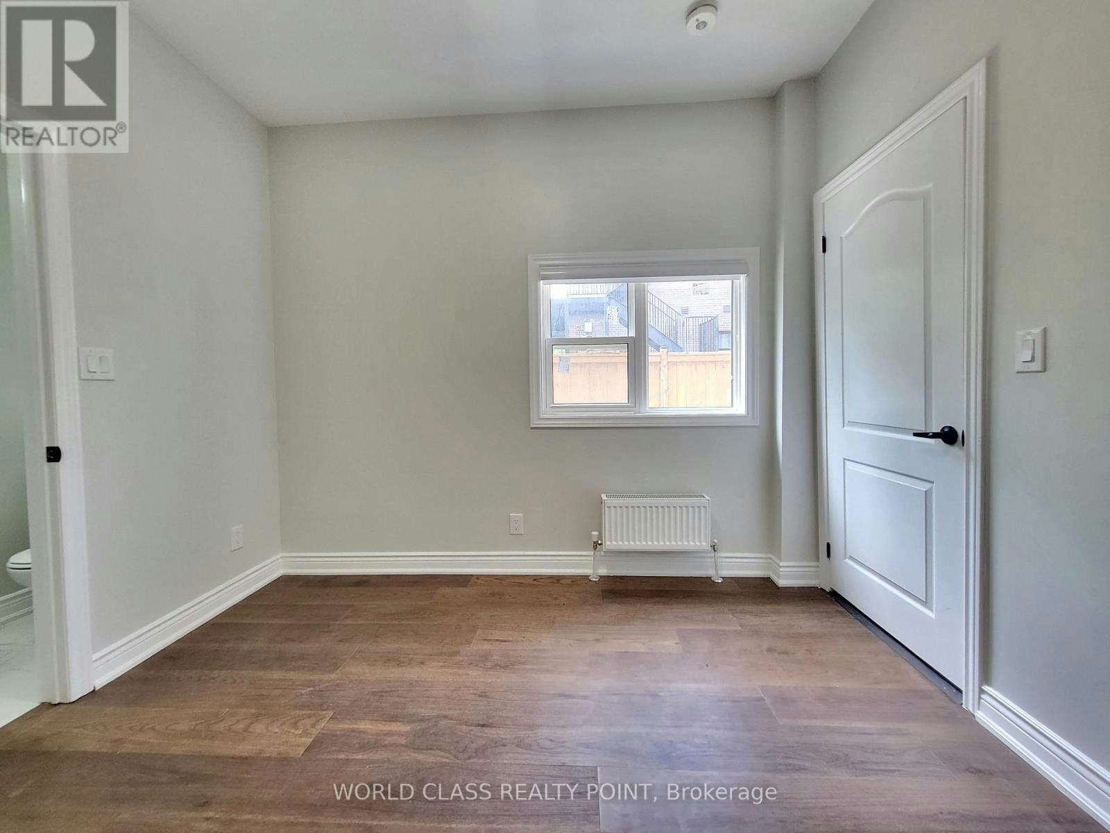MAIN-49 Vine Avenue, Toronto, ON, M6P 1V6 - 13