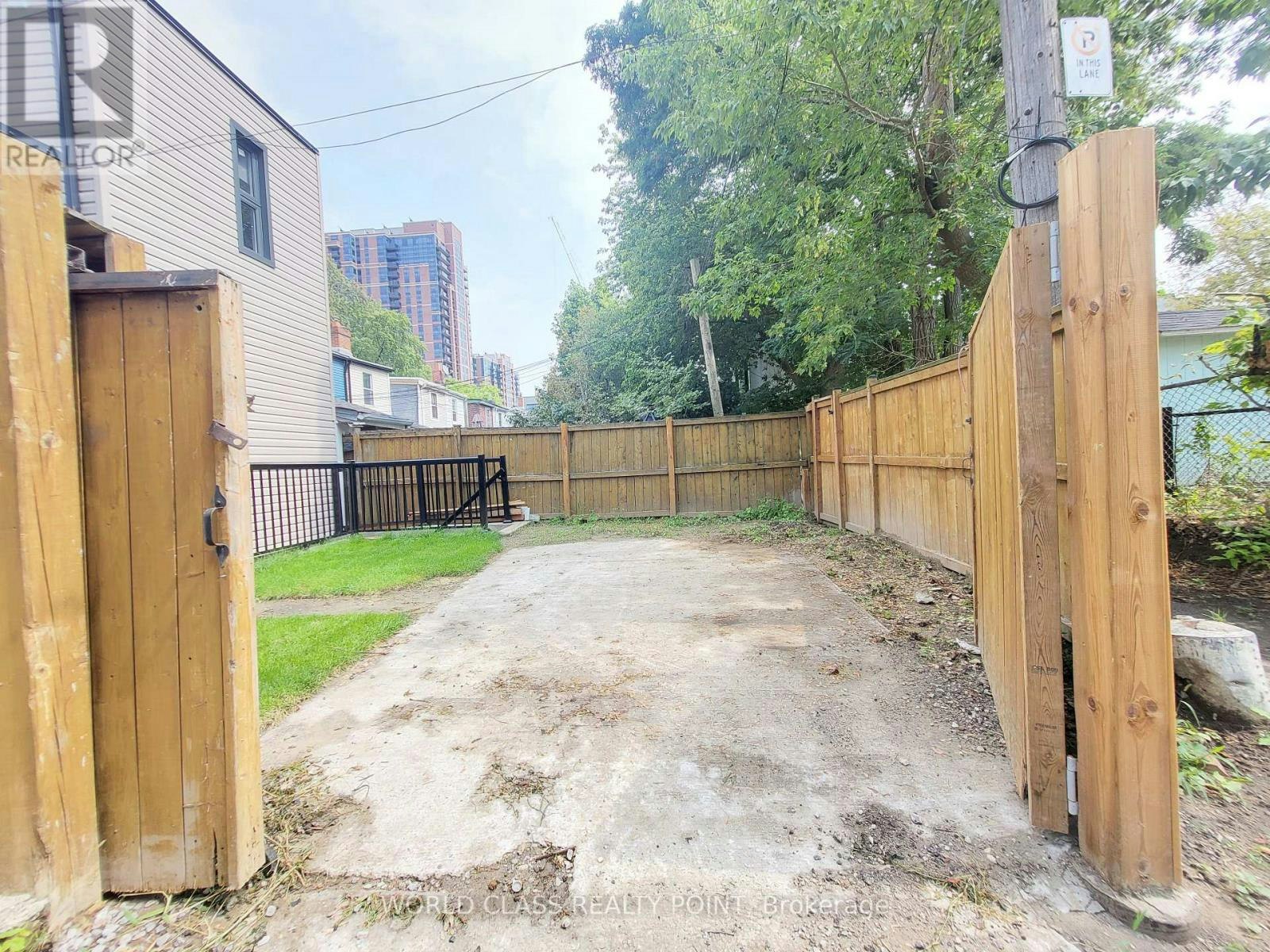 MAIN-49 Vine Avenue, Toronto, ON, M6P 1V6 - 26